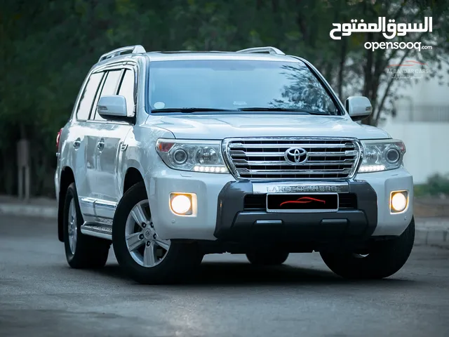 TOYOTA LAND CRUISER GXR V8 2012 WHITE EXCELLENT CONDITION SUPER COMFORT