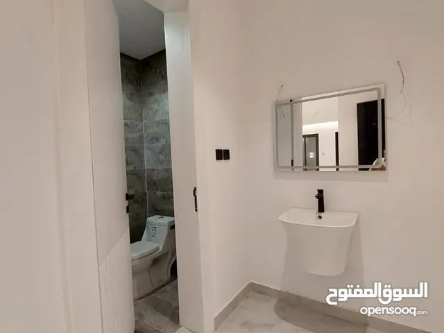 300 m2 4 Bedrooms Apartments for Rent in Tabuk Al Nakhil