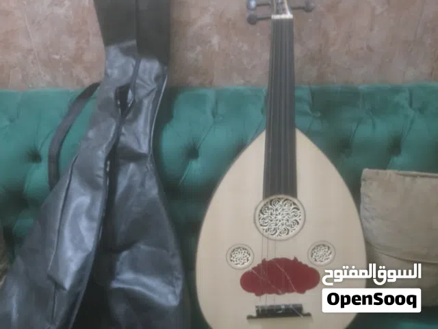 عود للبيع مع حقيبة وريشه سعر مناسب موجود واتساب فقط