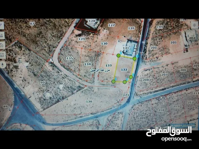 قطعتين ارض للبيع في اجمل موقع في بيرين اسكان الرياض مساحة كل قطعه 500 متر ملاصقات لبعض جميع الخدمات