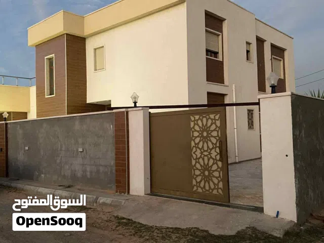 بسم الله الرحمن الرحيم  فيلا دورين للبيع مفصولات عين زاره فيلا للبيع عين زارة   شارع الهابي لاند