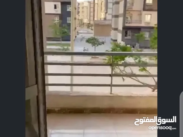 شقه للايجار في كمبوند سكن مصر طريق الواحات اول سكن