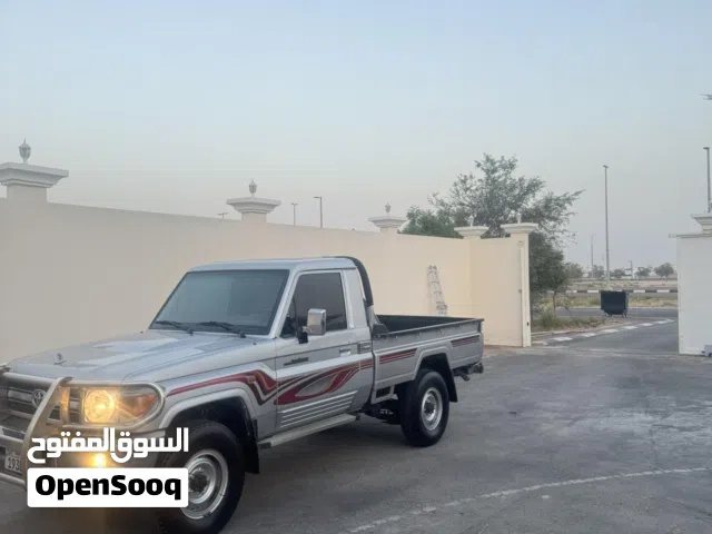 2013 تويوتا لاند كروزر Land Cruiser 70
