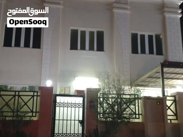 للبيع فيلا العامرات منطقة السادس