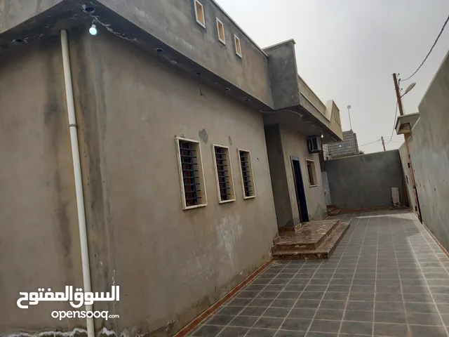 220m2 4 Bedrooms Townhouse for Rent in Tripoli Ain Zara