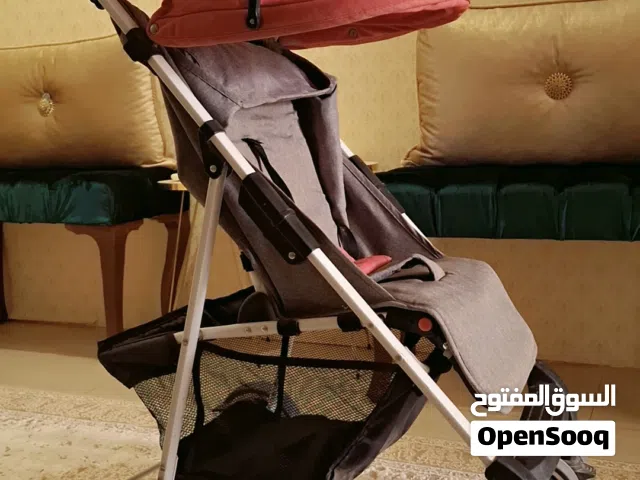 عربة أطفال