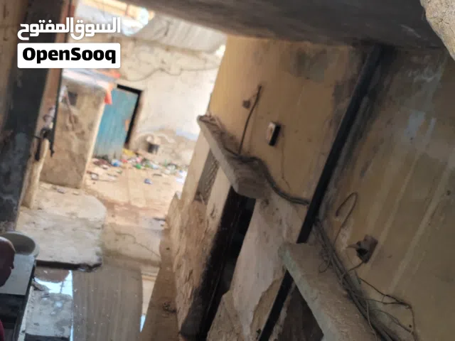 بيت بمخيم الزرقاء مقابل مسجد الروضة بسعر حرق