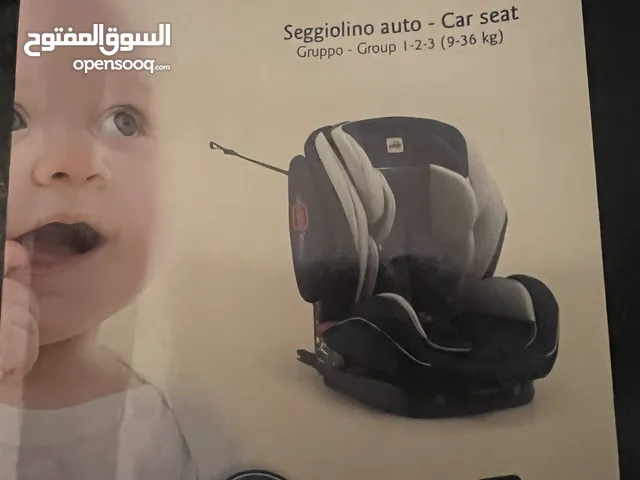 كرسي سيارة للأطفال ماركة إيطالي بحالة الوكالة للبيع( السعر نهائي)