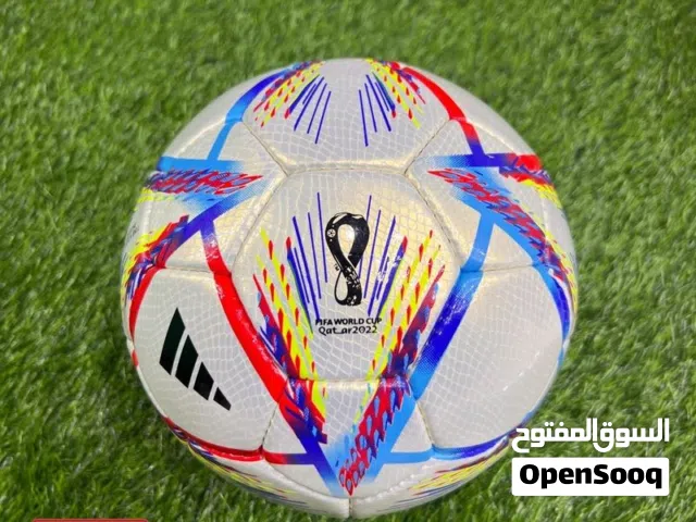 كرة القدم adidas