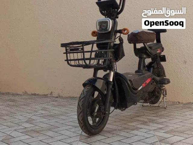 (سكوتر كهربائي) دراجه كهربائيه قابل للتفاوض   الماركه Aster X