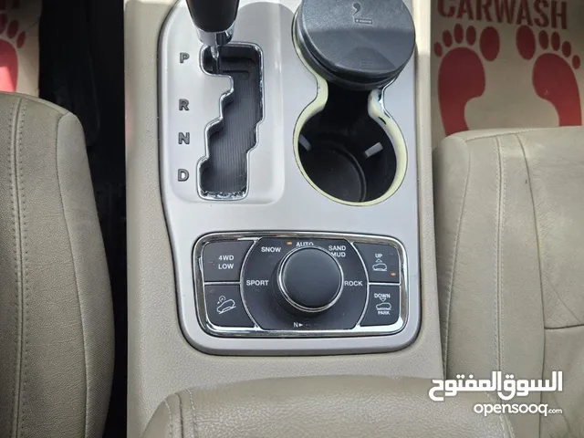 جيب شيروكي 2012
