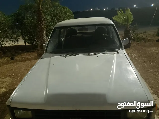 تويوتا هايلوكس موديل 86 للبيع