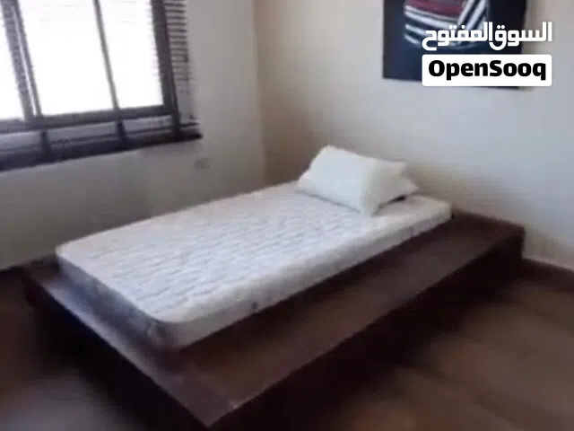 سرير خشب صولد بحالة ممتازة فرشة زنبركية (سبرينچ ريست) مريحة جدا عرض 120