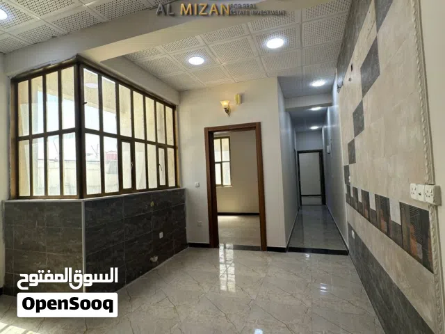 شقـــة  ارضيـــة للايجـــار  البصرة - حي صنعاء  قرب مدارس الرافدين