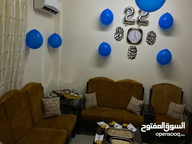 مرس لغرفه جلوس لغرفه الضيوف تسع مقاعد مع طاولات