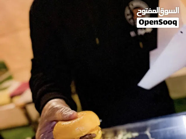 مطعم برغر معروف