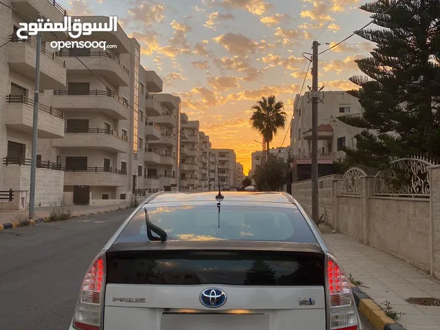 Used Toyota Prius in Amman