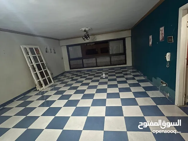 شقه سكنيه موقع مميز بابراج الفاروقيه النزهه للايجار