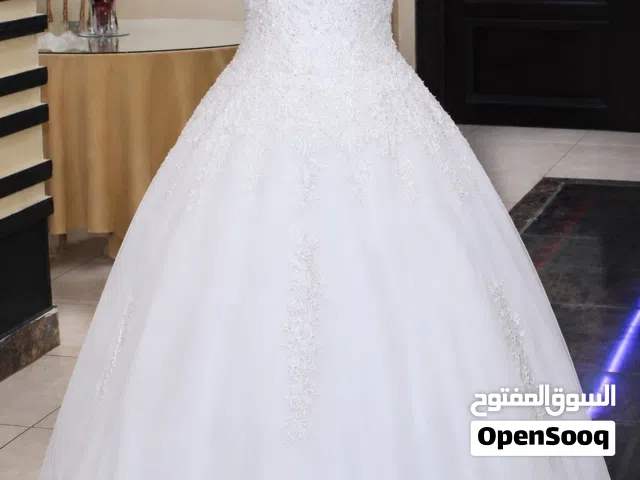 فستان عروس ابيض موديل امريكي لبسة وحدة
