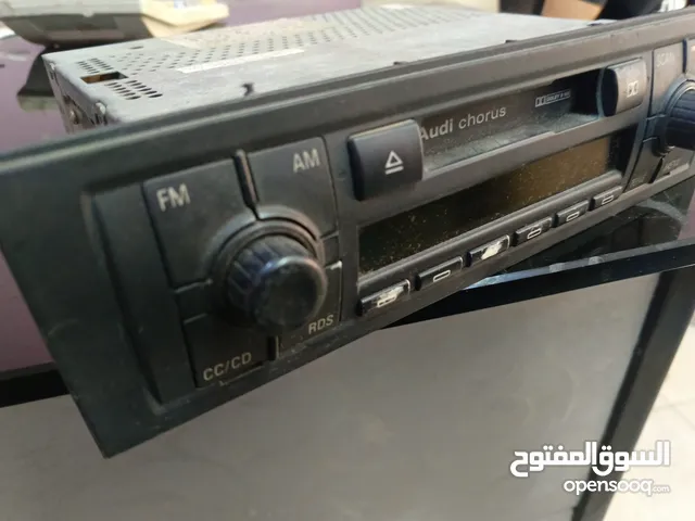 راديو / CD ماركة "أودي" للبيع