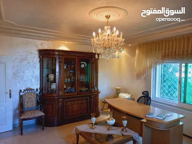 700m2 5 Bedrooms Villa for Sale in Amman Dabouq