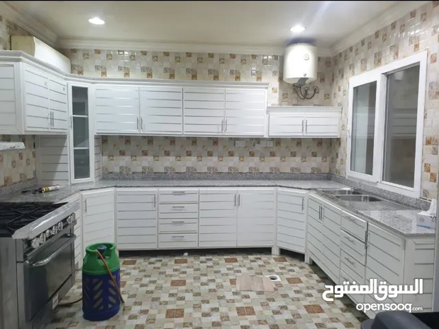 making kitchen cabinet