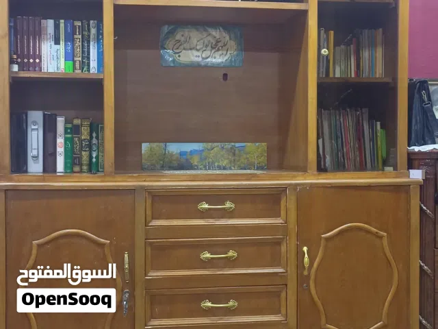 بوفيه خشب ثقيل جدا مو النوع العادي فقط وحده من الجامات مكسوره جرارات خانات سليمه نظيفه جدا