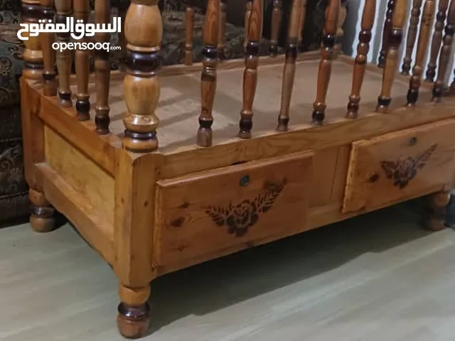 سرير اطفال مستخدم نظيف خشبه سويدي قوي جدا متوفربالحديده بسعر45الف