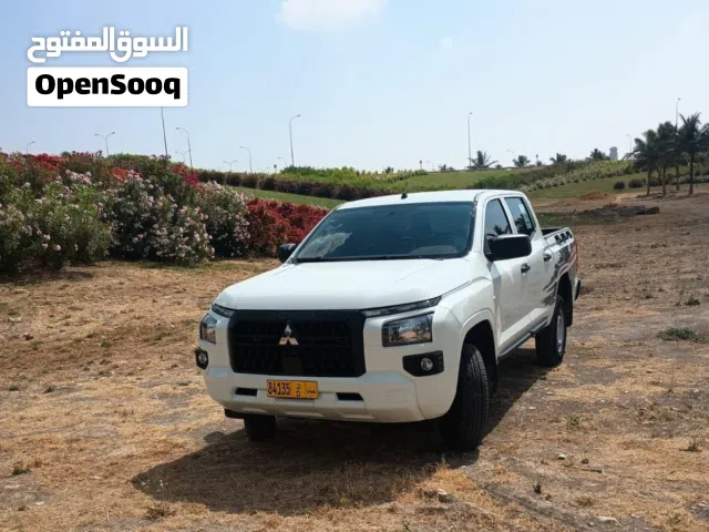 ميتسوبيشي L200 موديل:2025 جير عادي فور ويل بترول ظمان 6 سنوات وكاله.