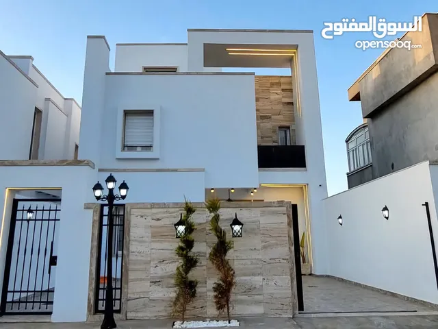 265 m2 5 Bedrooms Townhouse for Sale in Tripoli Ain Zara