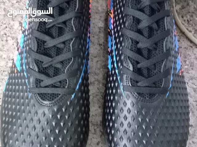44 Sport Shoes in Central Governorate
