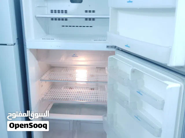 نبيع ثلاجه سوبر جنرال امريكي 24 قدم لون سلفر بحاله ممتازه استخدام بسيط مع التوصيل والتشغيل والكفاله