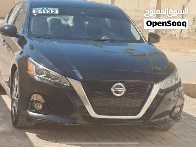 2021 نيسان التيما SL