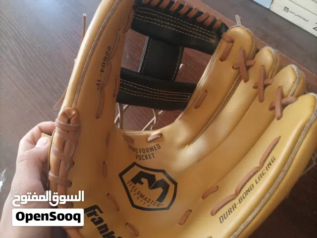 قفاز بيسبول السعر 10 دينار اردني  قفاز امريكي شركة مستمرة وا مشهورة