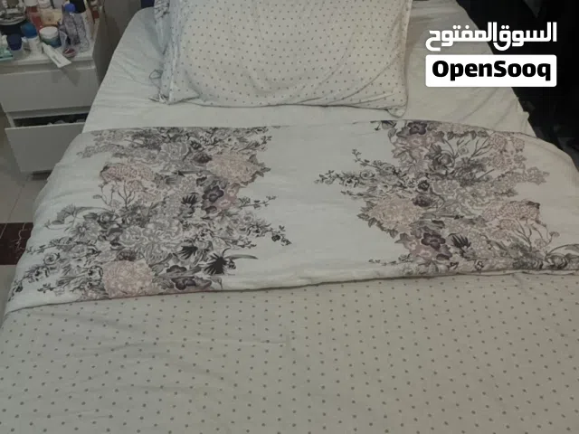 سرير شخص واحد مستعمل بحاله جديده