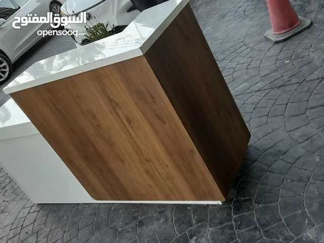 ستاندخشب لاتيه للمحلات وحدات رفوف لاتيه كراسي مكاتب جهاز تعقيم طبي كنب رسبشن 12مقعد كاونتر
