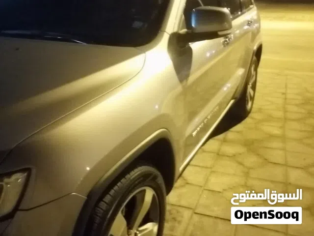 بيع سيارة جيب جراند شيروكي 2014 رقم 1 بنوراما فتحة سقف