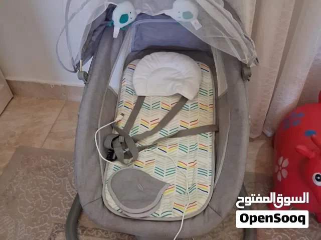 يوجد هزاز على الكهرباء شبه جديد مستخدم مرتين  ماركة ماستيلا يعمل على خمس مستويات سرعه وموسيقى