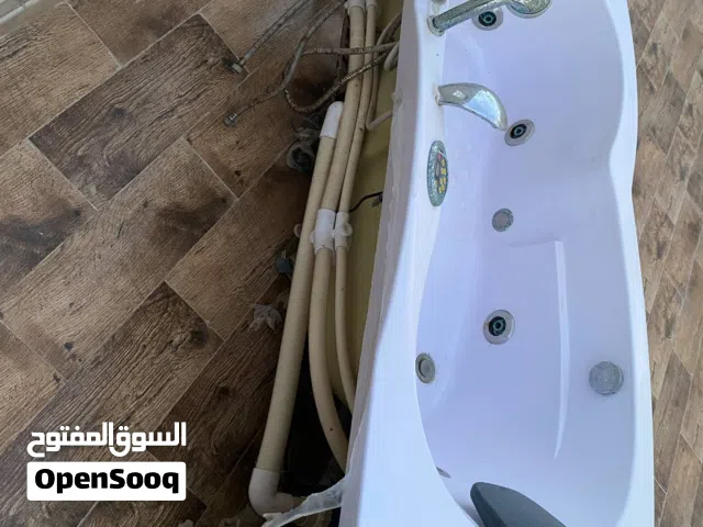 جاكوزي مستعمل نظيف
