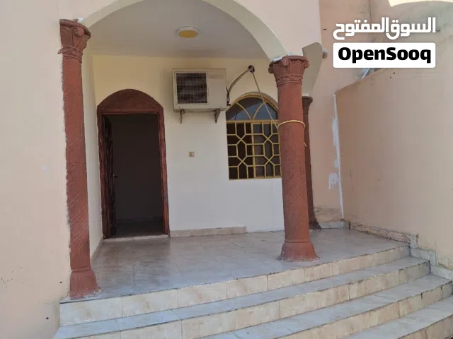 240 m2 4 Bedrooms Townhouse for Sale in Al Batinah Liwa