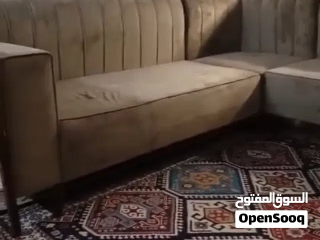 ديوان خمس قطع نظيف