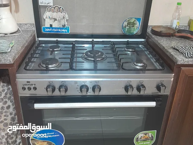 غاز مع فرن كبير للبيع بحالة ممتازة