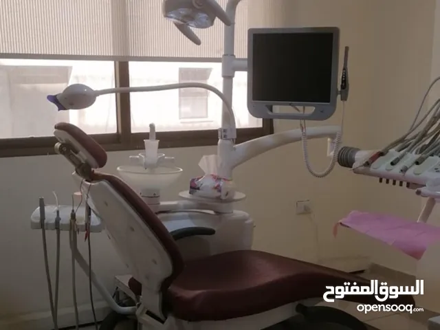 كرسي أسنان Suntem بحالة ممتازة للبيع من اجل عدم التفرغ