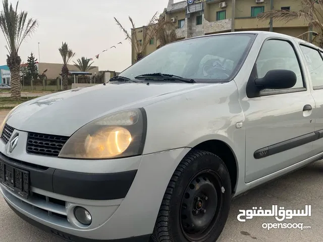 رينو كليو 2003 واصله لها اقل من اسبوع سياره عيب لا درجه أولي