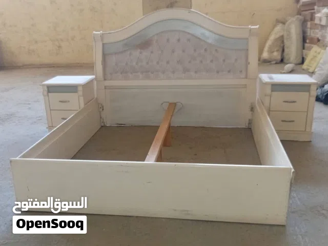 غرفة نوم للبيع بحالة جيدة  بحاجة إلى فرشة ومراية