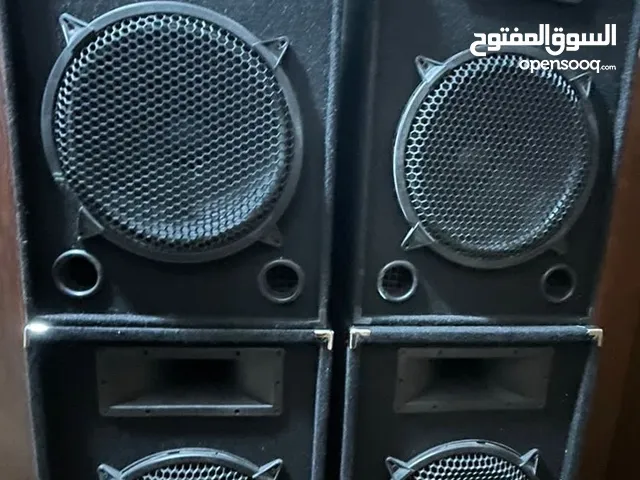 سماعات للحفلات خارجي ويوجد داخلي