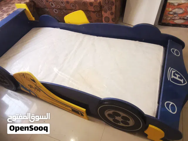 سرير أطفال مع الماترس ممتاز