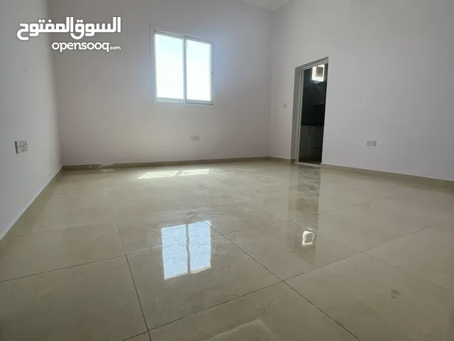 مدينه الرياض فيلا اول ساكن شقه 3غرف وصاله وحوش كبير خاص و3حمام وموزع مساحات ممتازه