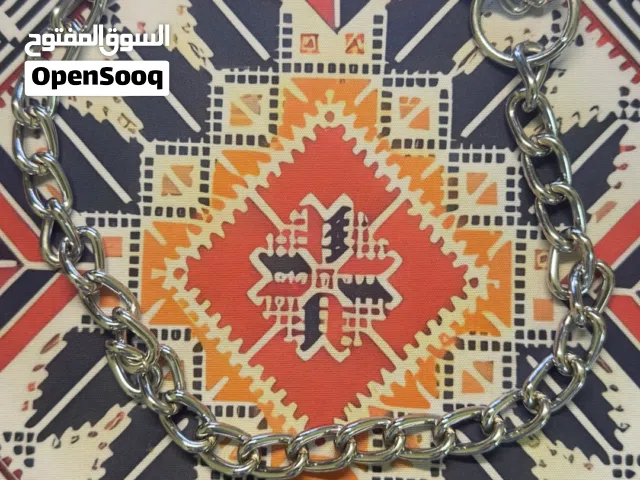 متوفر   خناقه للكلاب