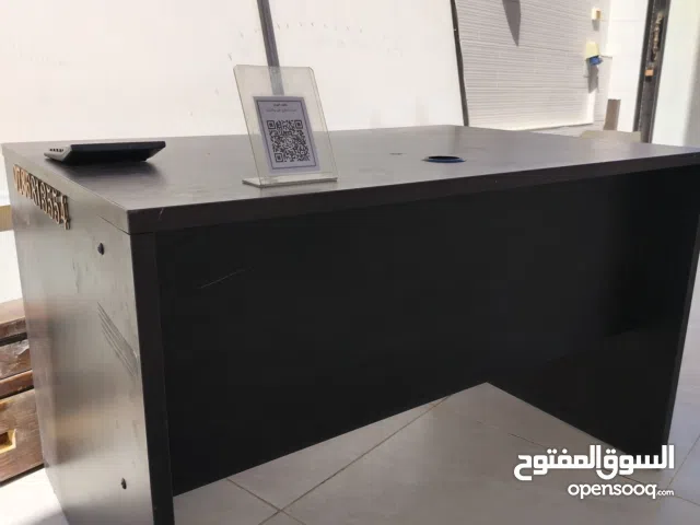مكتب..... خشب..... لامنيت.... للبيع.... بحالة الوكالة......